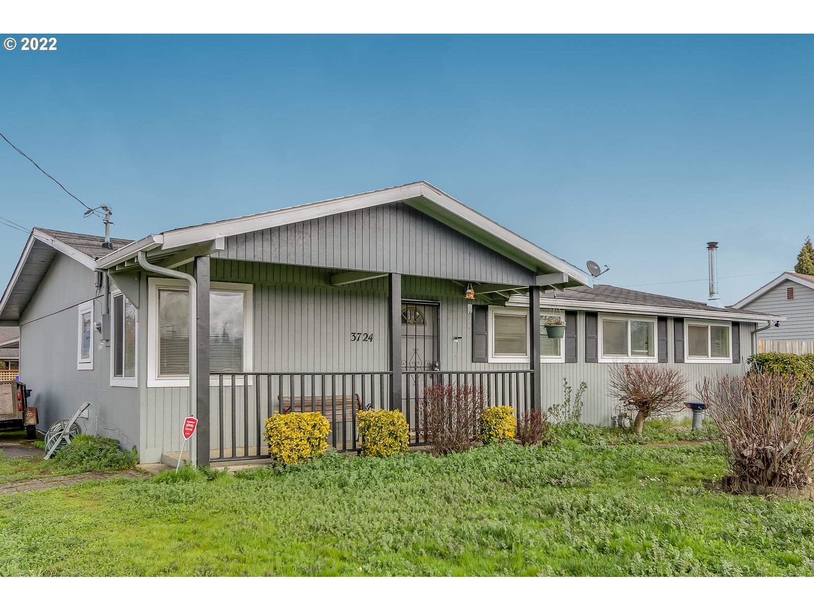3724 E Street Springfield, OR 97478 - Photo 1 of 16 a view of front of house with a yard