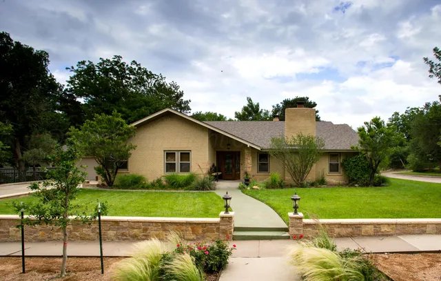 $599,900 | 615 South 6th Street, Canadian, TX 79014