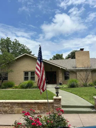 $559,000 | 615 South 6th Street, Canadian, TX 79014