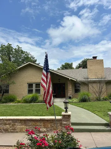 $599,900 | 615 South 6th Street, Canadian, TX 79014