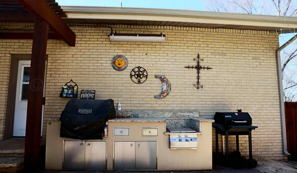 $559,000 | 615 South 6th Street, Canadian, TX 79014