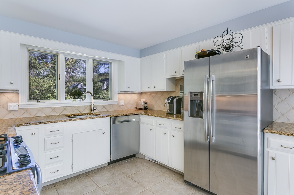 1 Colpitts Road Weston, MA 02493 - Photo 4 of 16