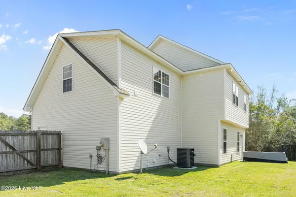 $308,000 | 117 Blossom Court, Maple Hill, NC 28454