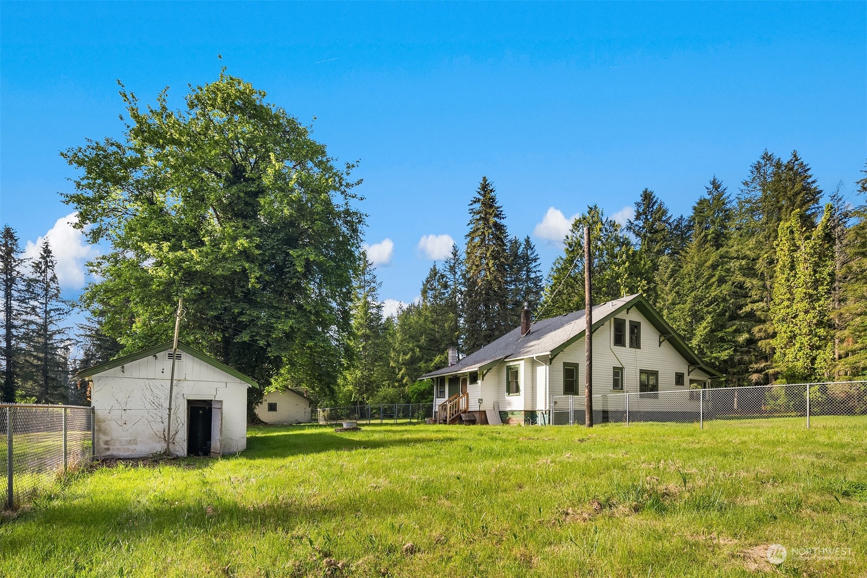 22333 Redmond-Fall City Road Northeast Redmond, WA 98053 - Photo 32 of 36 Gallery Image 32