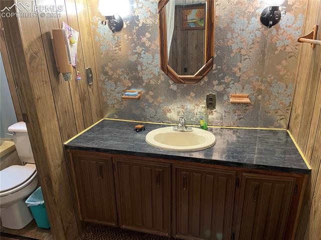 1330 Forest Road Colorado Springs, CO 80906 - Photo 19 of 25 Master Bath