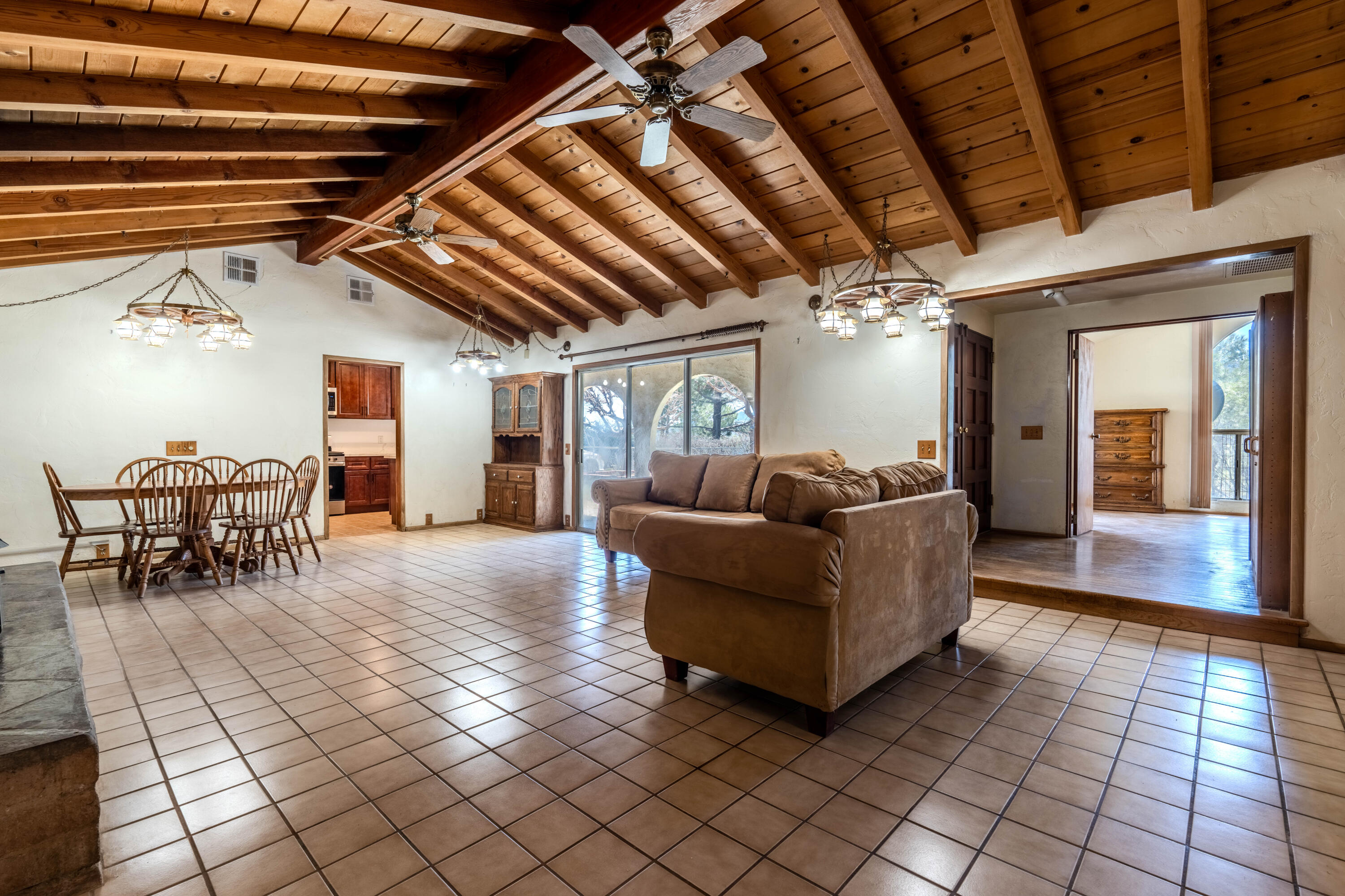 44400 Shafer Road Lake Hughes, CA 93532 - Photo 5 of 20 JPP07568-HDR