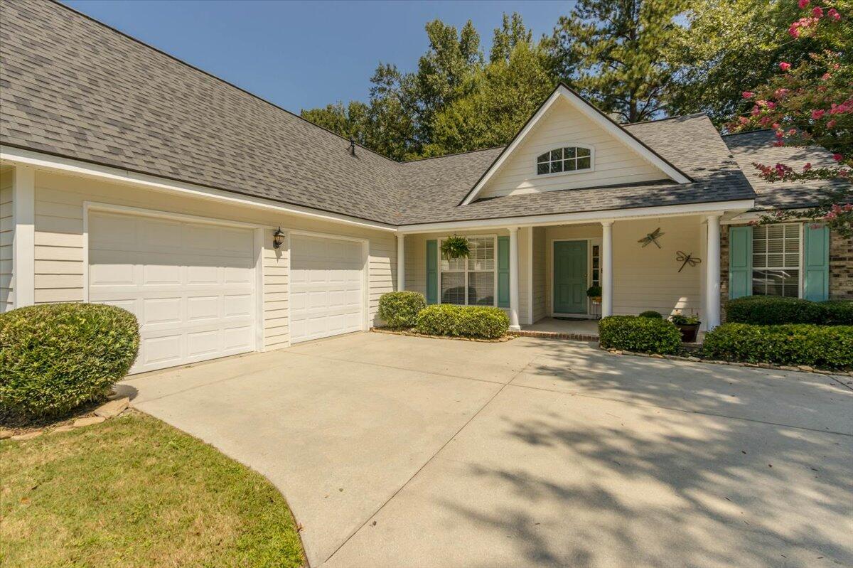 355 Sandleton Way Evans, GA 30809 - Photo 5 of 40 2 Car Garage