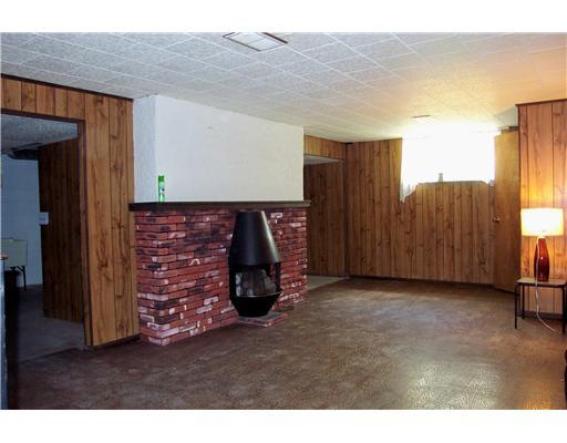 2456 Haymaker Road Monroeville, PA 15146 - Photo 9 of 18 Den/Family/Great Room.