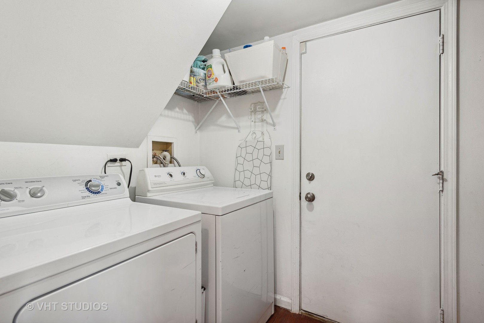 27W252 Churchill Road Winfield, IL 60190 - Photo 11 of 18 a utility room with dryer and washer