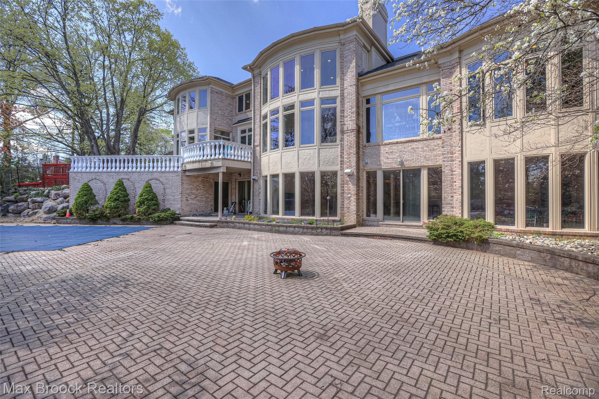 1250 Vaughan Road Bloomfield Hills, MI 48304 - Photo 39 of 43 Pool Area View 2.jpg