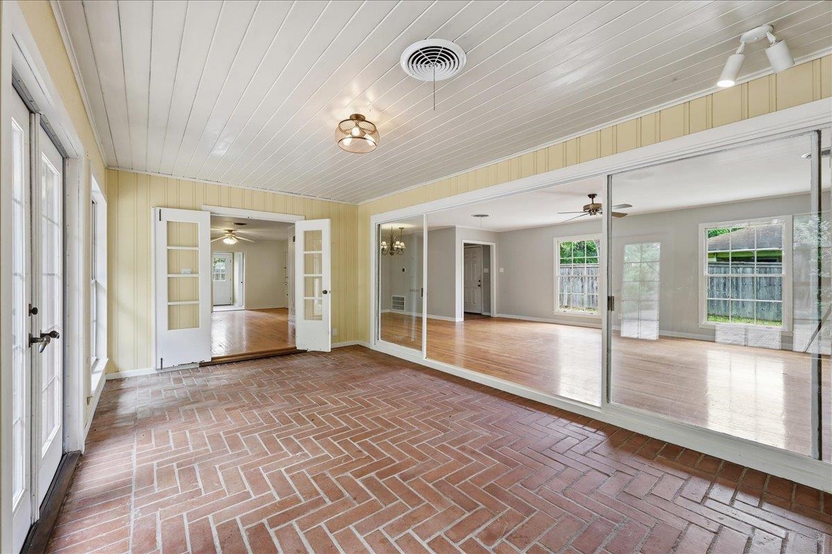 5590 Clinton Street Beaumont, TX 77706 - Photo 15 of 37