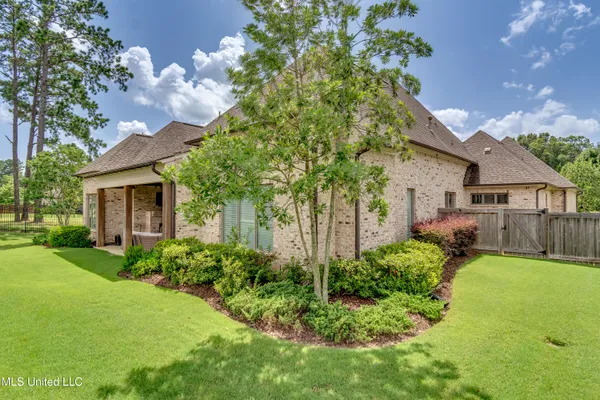 $947,500 | 112 Honours Drive, Madison, MS 39110