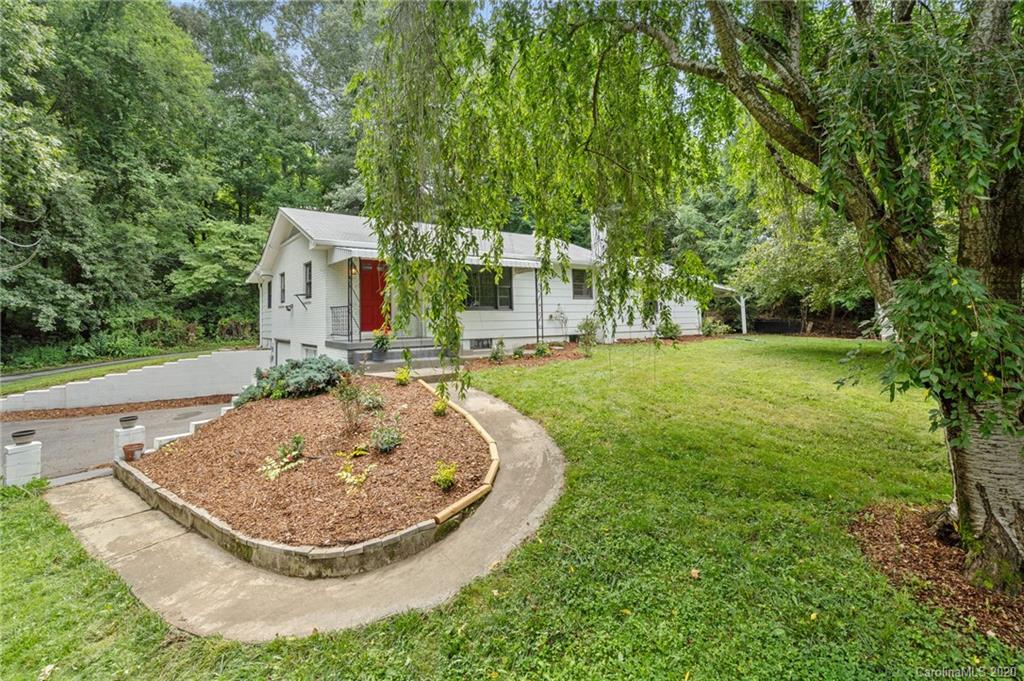 18 Forsythia Road Candler, NC 28715 - Photo 2 of 25 Gallery Image 2