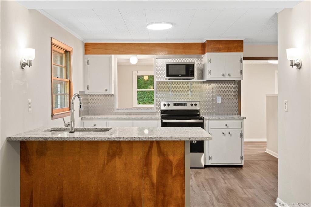 18 Forsythia Road Candler, NC 28715 - Photo 14 of 25 Gallery Image 14