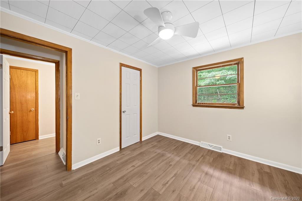 18 Forsythia Road Candler, NC 28715 - Photo 21 of 25 Gallery Image 21