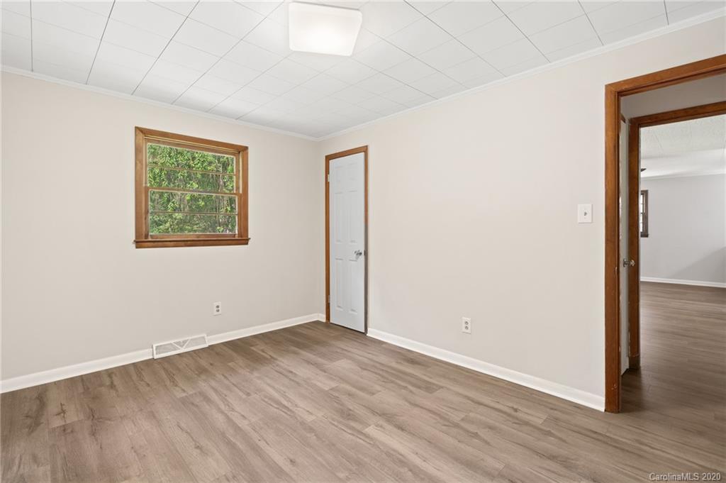 18 Forsythia Road Candler, NC 28715 - Photo 22 of 25 Gallery Image 22