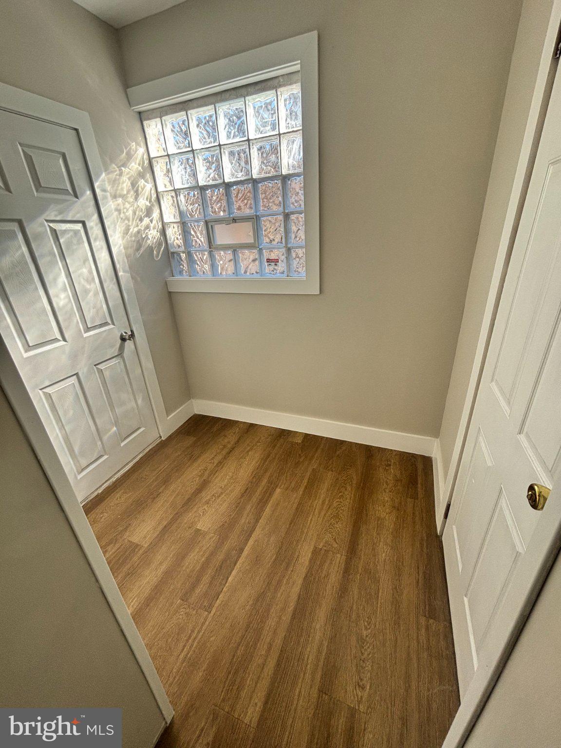 140 East Sterner Street Philadelphia, PA 19134 - Photo 5 of 11 Bright and airy entryway space.