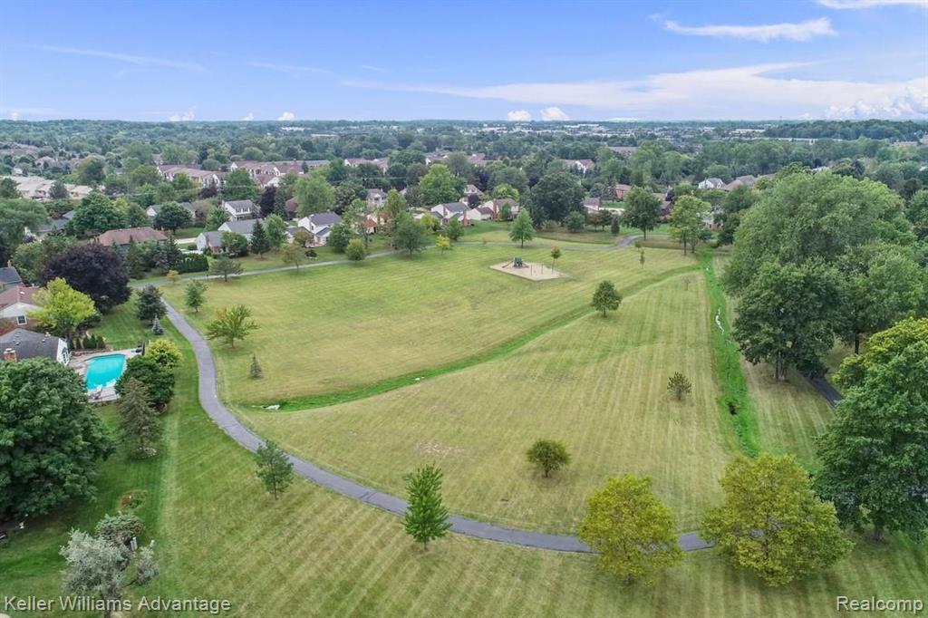 35984 Charter Crest Road Farmington Hills, MI 48335 - Photo 31 of 39