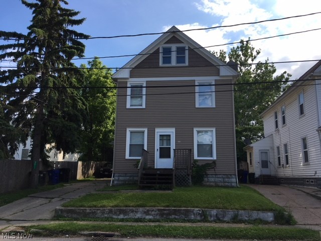 2811 Henninger Road Cleveland, OH 44109 - Photo 1 of 17
