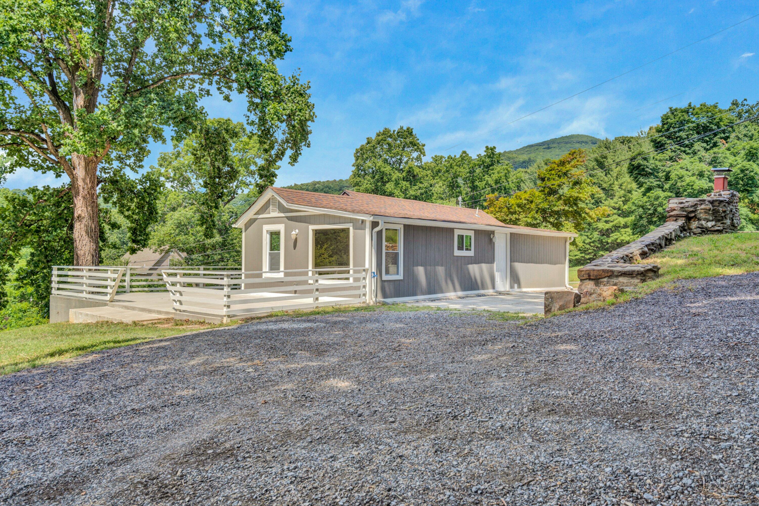 915 Martin McNeil Road Salem, VA 24153 - Photo 1 of 23 IMG_4845
