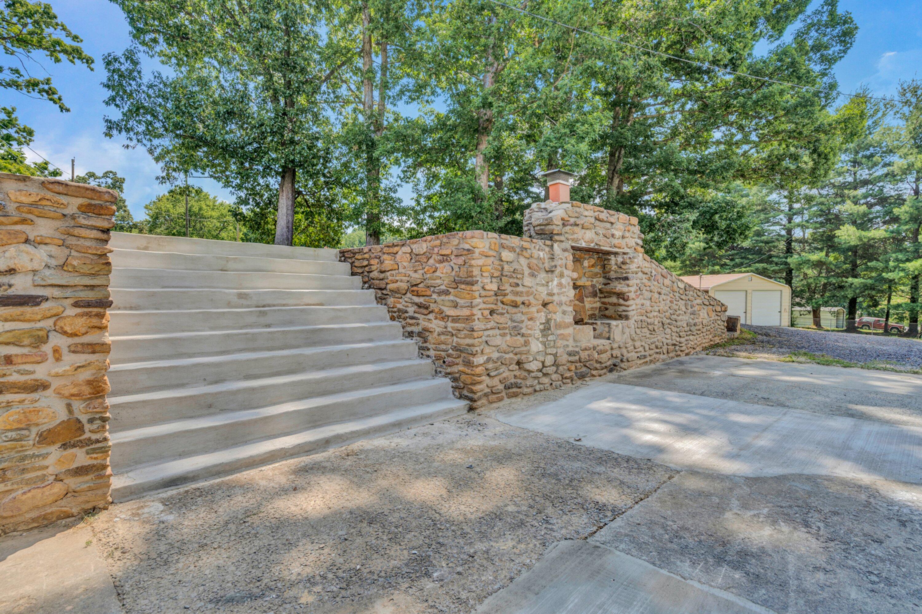 915 Martin McNeil Road Salem, VA 24153 - Photo 19 of 23 IMG_4847