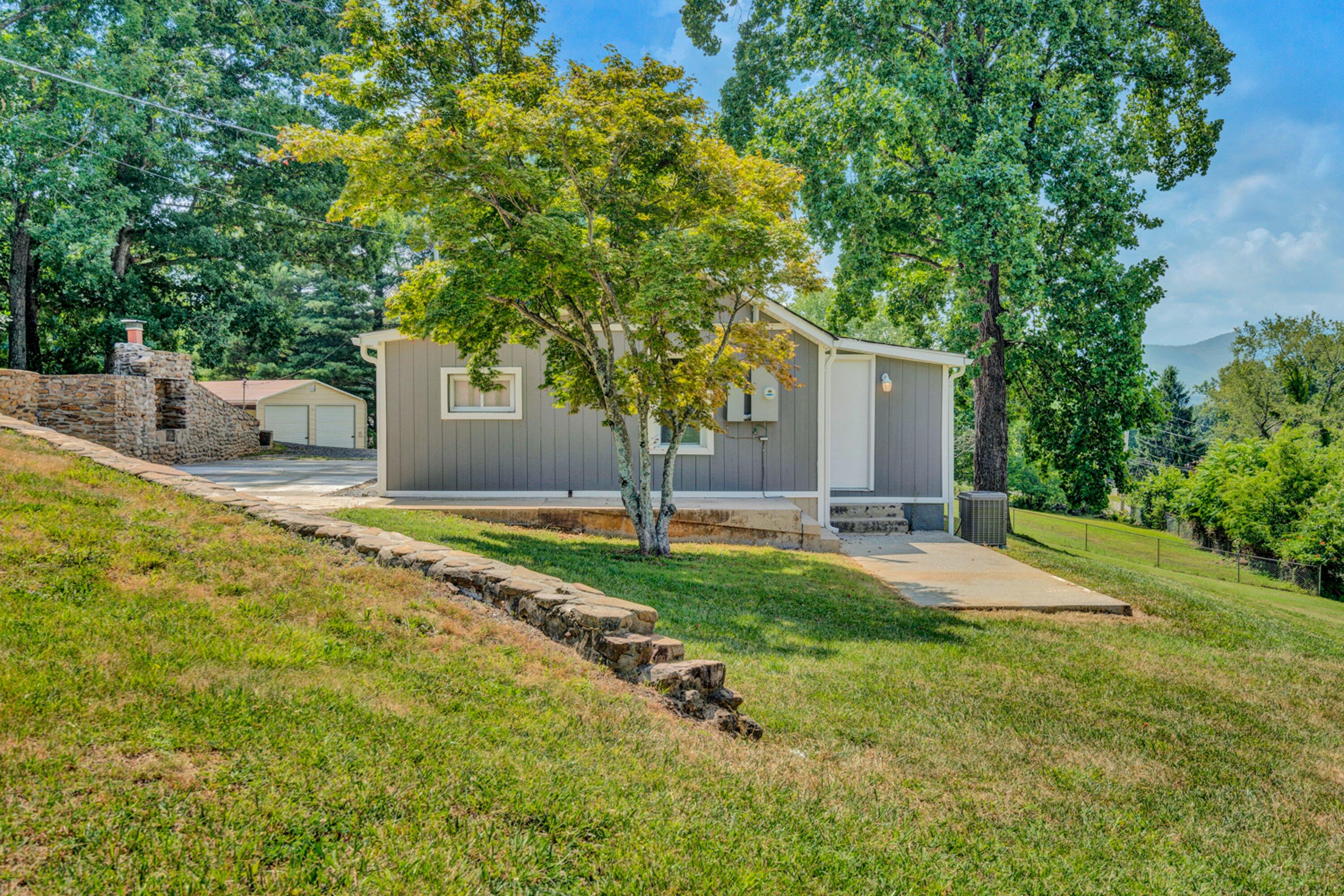 915 Martin McNeil Road Salem, VA 24153 - Photo 21 of 23 IMG_4844