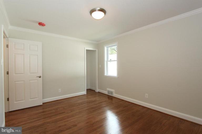 11415 Mapleview Drive Silver Spring, MD 20902 - Photo 20 of 30 Bedroom #1