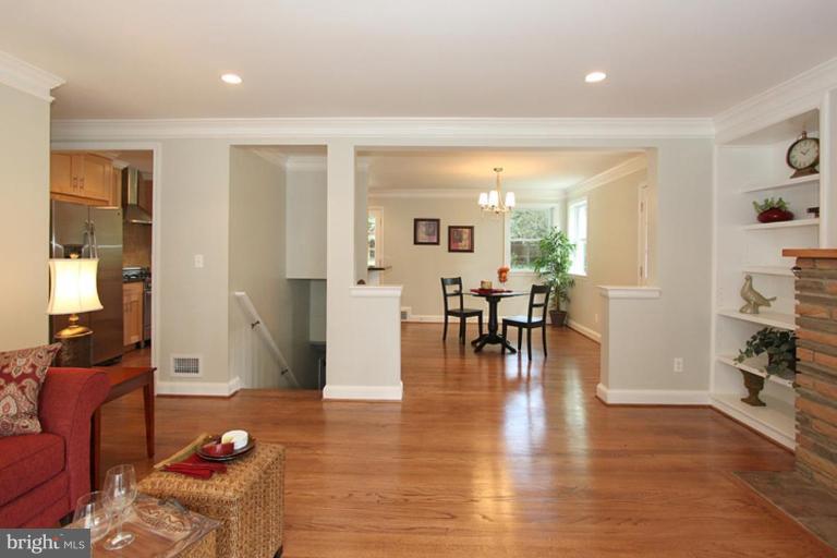 11415 Mapleview Drive Silver Spring, MD 20902 - Photo 7 of 30 Living Room/Dining Room