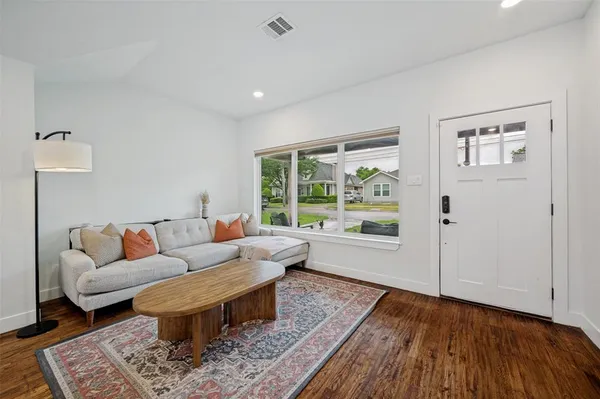 $568,000 | 506 North Chestnut Street, McKinney, TX 75069