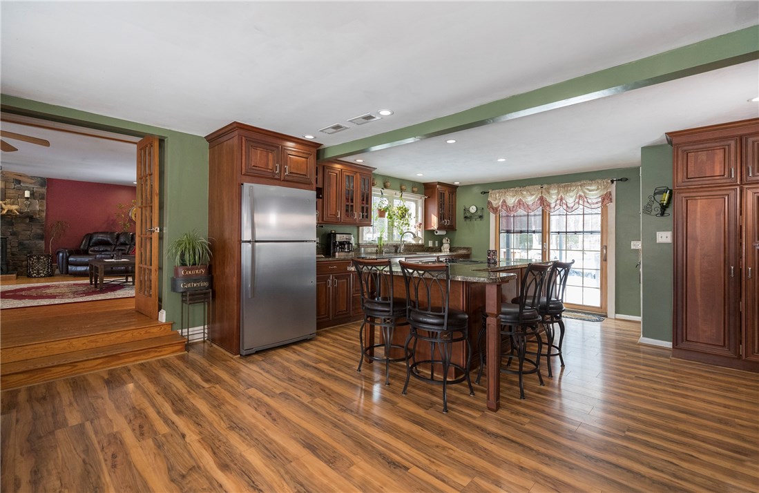 788 Round Top Road Burrillville, RI 02830 - Photo 11 of 40