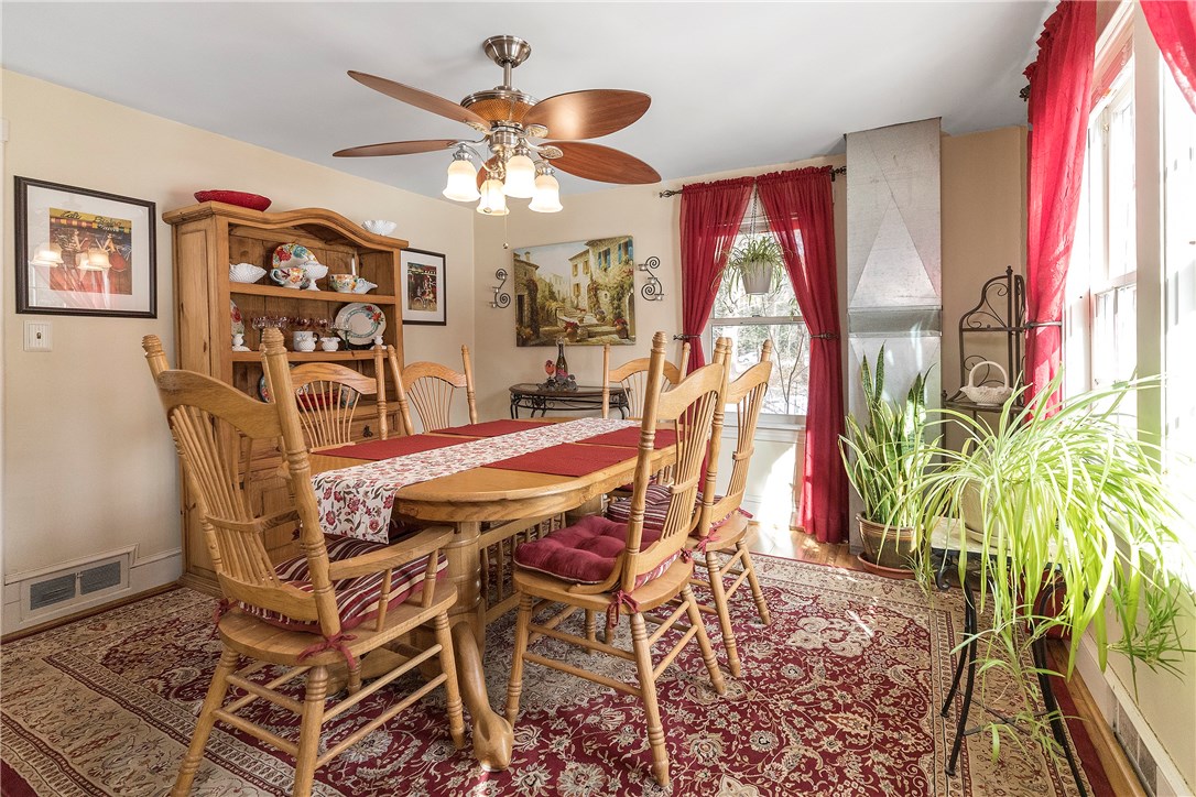 788 Round Top Road Burrillville, RI 02830 - Photo 13 of 40