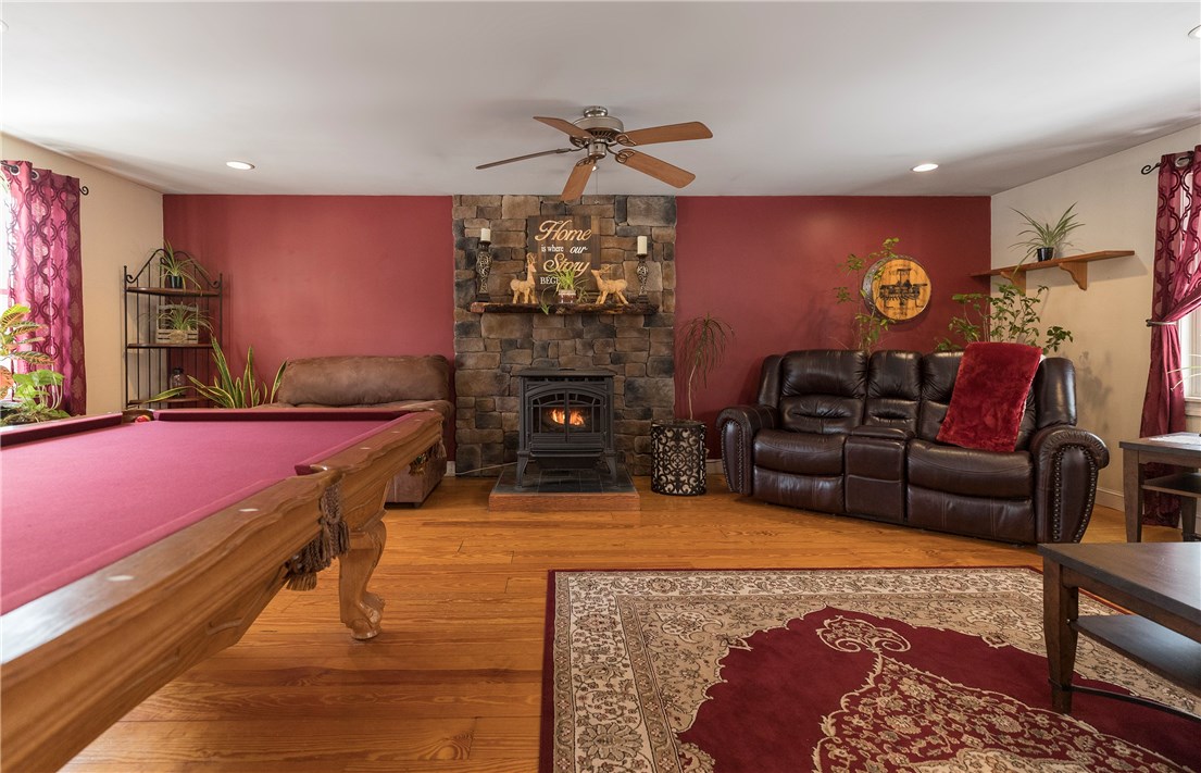 788 Round Top Road Burrillville, RI 02830 - Photo 18 of 40
