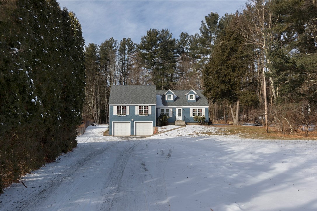 788 Round Top Road Burrillville, RI 02830 - Photo 3 of 40