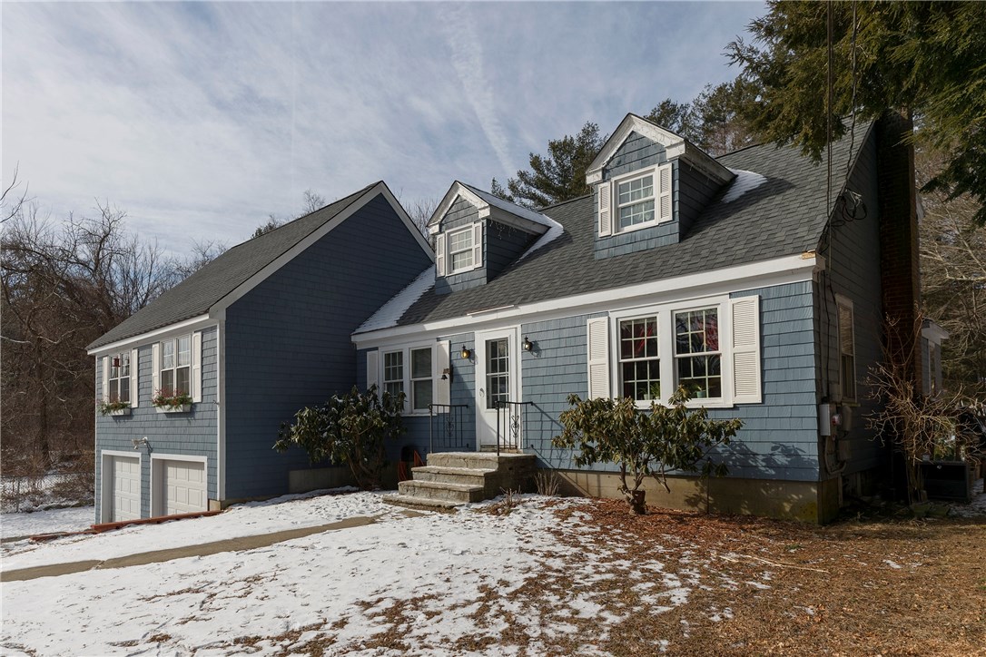 788 Round Top Road Burrillville, RI 02830 - Photo 4 of 40