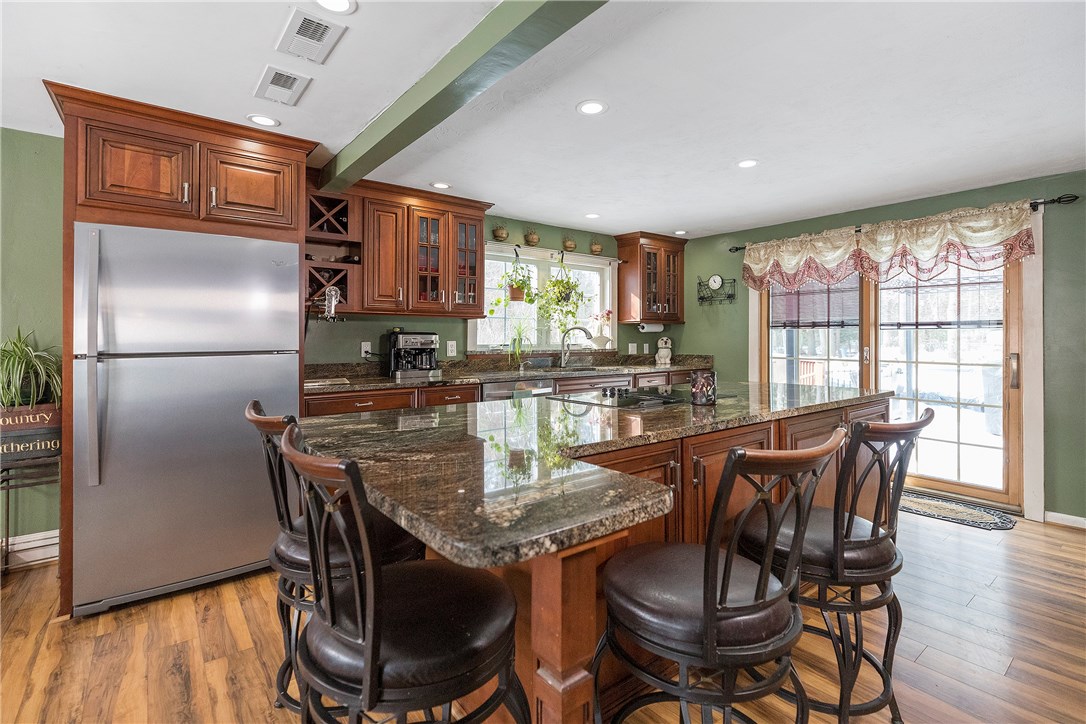 788 Round Top Road Burrillville, RI 02830 - Photo 6 of 40