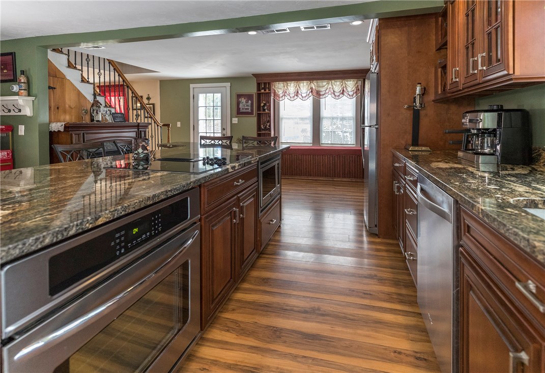 788 Round Top Road Burrillville, RI 02830 - Photo 7 of 40