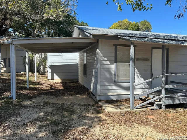 $900 | 131 Howard Lane, Unit 2, Bandera, TX 78003