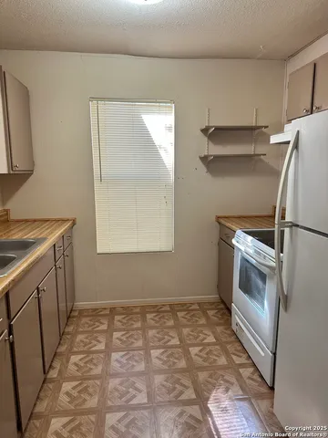 $900 | 131 Howard Lane, Unit 2, Bandera, TX 78003