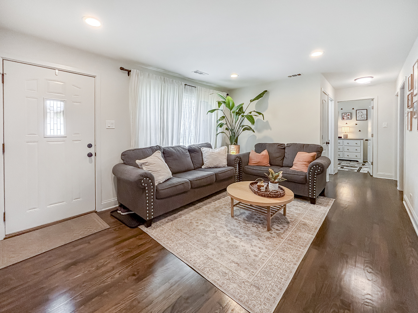 8538 45th Street Lyons, IL 60534 - Photo 6 of 29 a living room with furniture and wooden floor