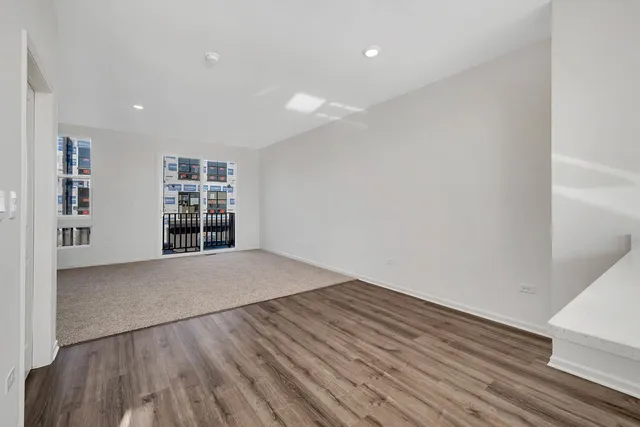 $484,990 | 302 Summit Circle, Lombard, IL 60148