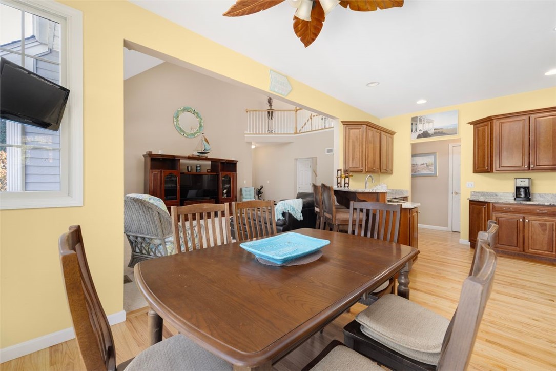 423 River Road Lincoln, RI 02865 - Photo 12 of 48