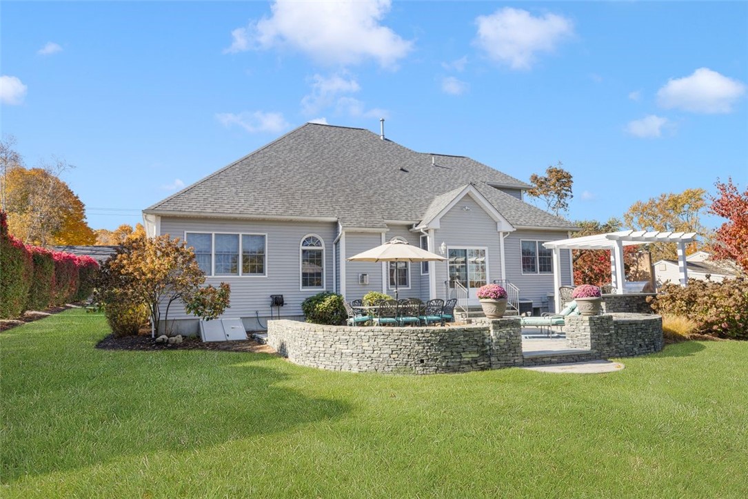 423 River Road Lincoln, RI 02865 - Photo 35 of 48