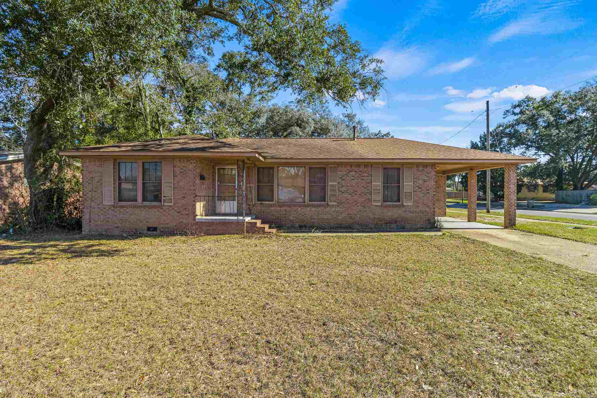2100 North Spring Street Pensacola, FL 32501 - Photo 1 of 17