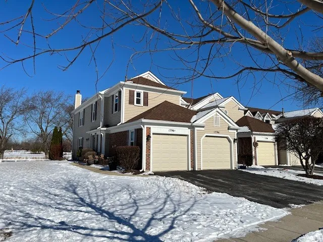 $2,300 | 1796 Vermont Drive, Unit A, Elk Grove Village, IL 60007