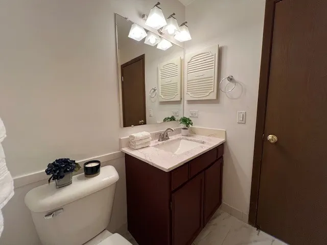 $2,300 | 1796 Vermont Drive, Unit A, Elk Grove Village, IL 60007