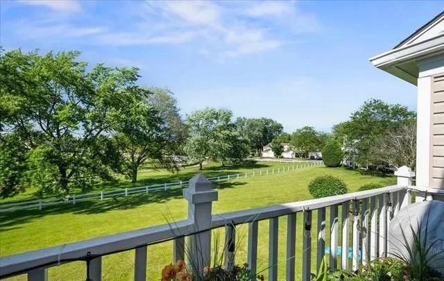 $2,300 | 1796 Vermont Drive, Unit A, Elk Grove Village, IL 60007