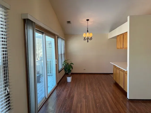 $2,300 | 1796 Vermont Drive, Unit A, Elk Grove Village, IL 60007