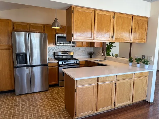 $2,300 | 1796 Vermont Drive, Unit A, Elk Grove Village, IL 60007