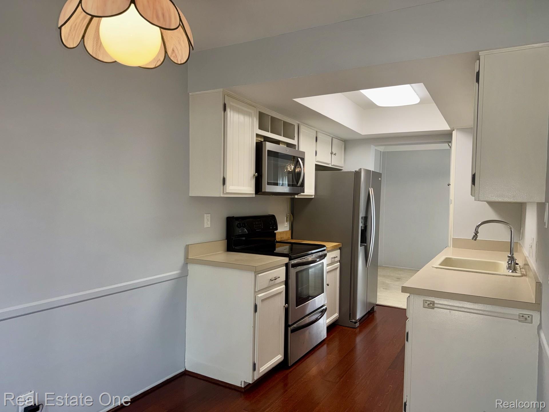 2963 Meadowbrook Drive Rochester, MI 48309 - Photo 15 of 48 kitchen ,,.jpeg