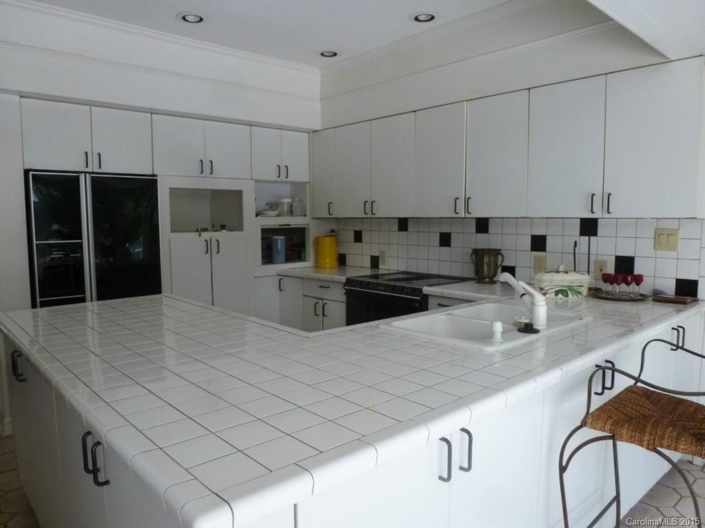 1207 Valley Stream Road Statesville, NC 28677 - Photo 12 of 24 Gallery Image 12